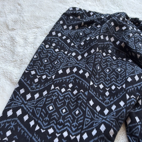 Garage Boho Blue Black White Cropped Leggings Large - Picture 4 of 6
